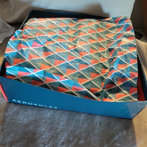 Aerosoles Women's Alisa Chelsea Boots - Picture 9 of 9